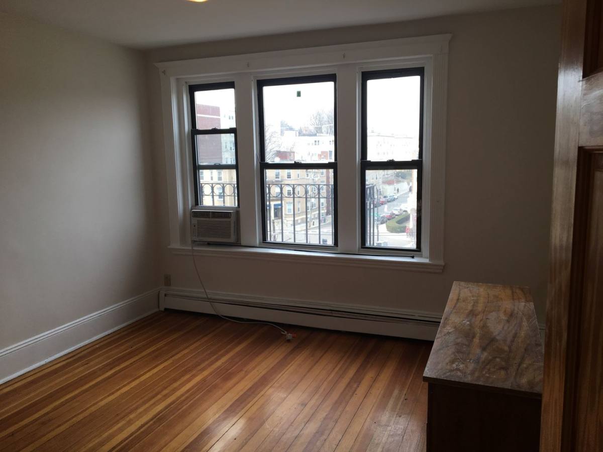 Apartment for rent at 1668 Commonwealth Ave #4D, Brighton, MA 02135