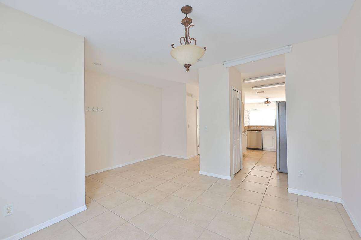 Townhouse for rent at 15843 Fishhawk View Dr, Lithia, FL 33547