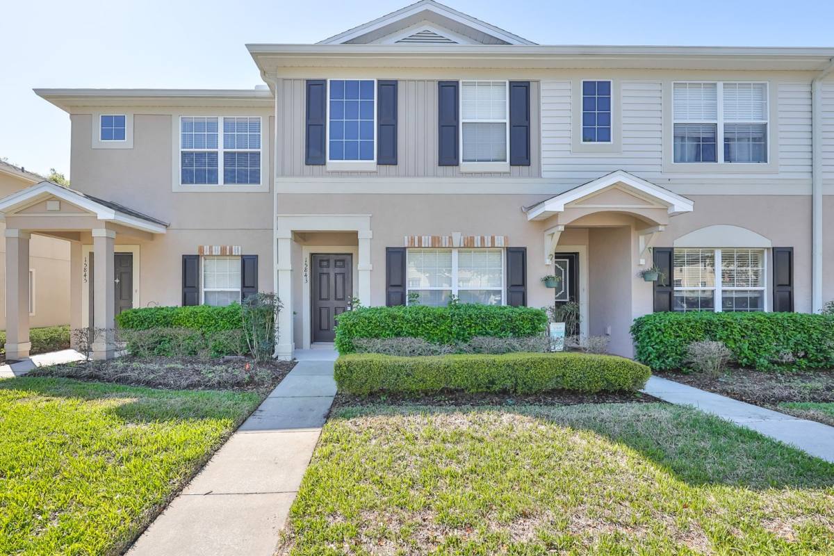 Townhouse for rent at 15843 Fishhawk View Dr, Lithia, FL 33547
