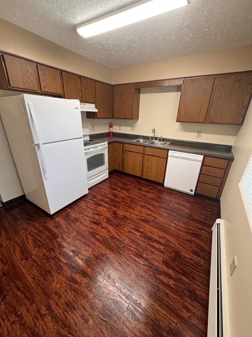 Apartment for rent at 1100 W Western Reserve Rd, Youngstown, OH 44514