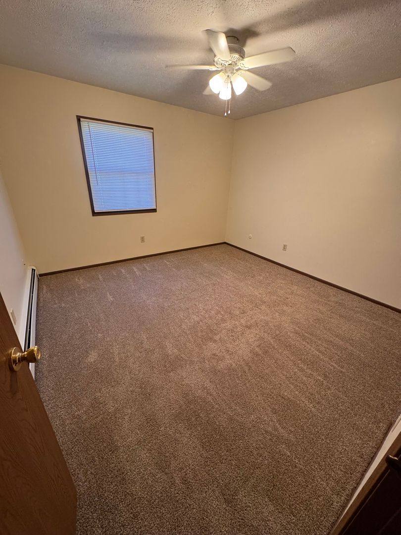 Apartment for rent at 1100 W Western Reserve Rd, Youngstown, OH 44514