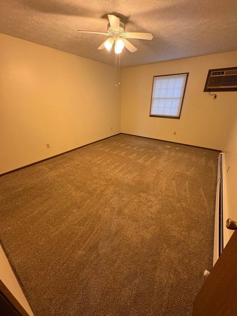 Apartment for rent at 1100 W Western Reserve Rd, Youngstown, OH 44514