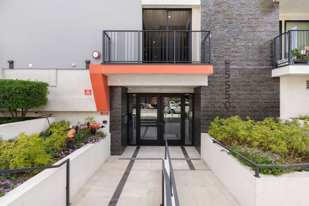 Apartment for rent at 5550 Bonner Ave, North Hollywood, CA 91601