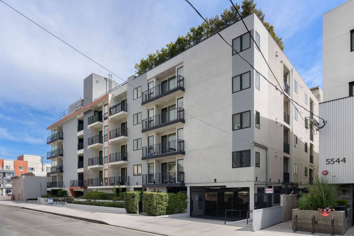 Apartment for rent at 5550 Bonner Ave, North Hollywood, CA 91601