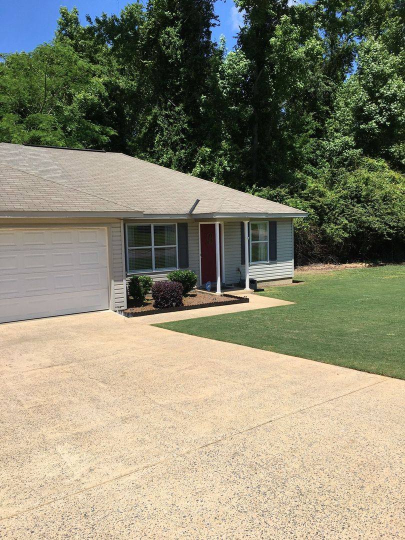 House for rent at 12582 Drift Bay Cove, Elrod, AL 35458