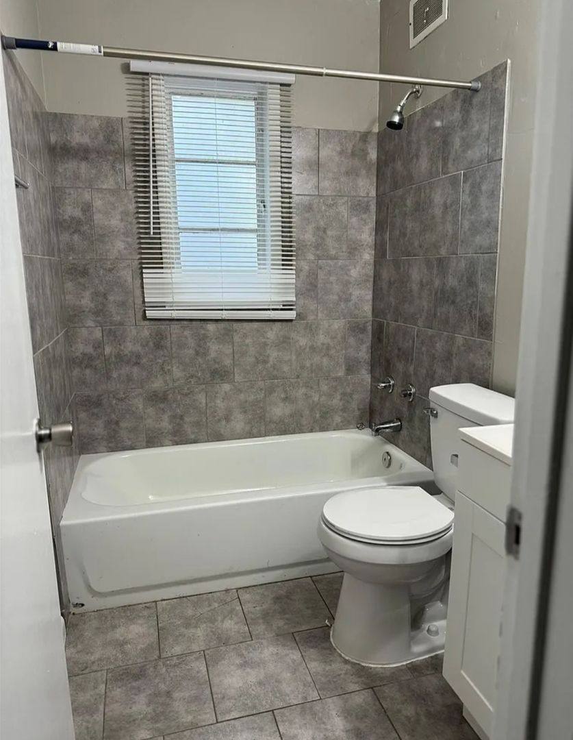 House for rent at 3514 Hallbrook St, Memphis, TN 38127