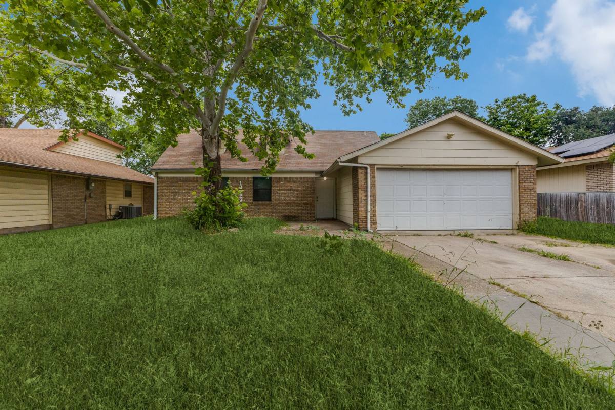 House for rent at 12129 Spring Branch Dr, Balch Springs, TX 75180