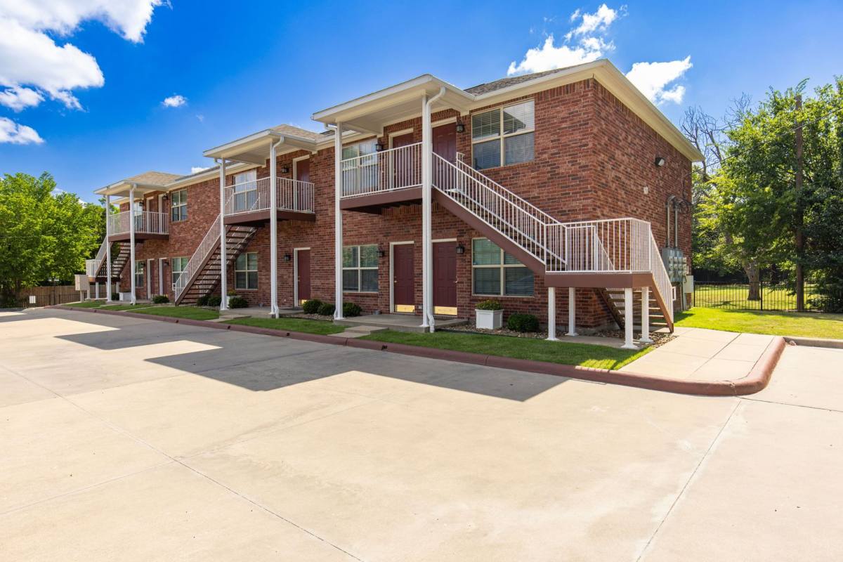 Apartment for rent at 2411 Bryan St, Commerce, TX 75428