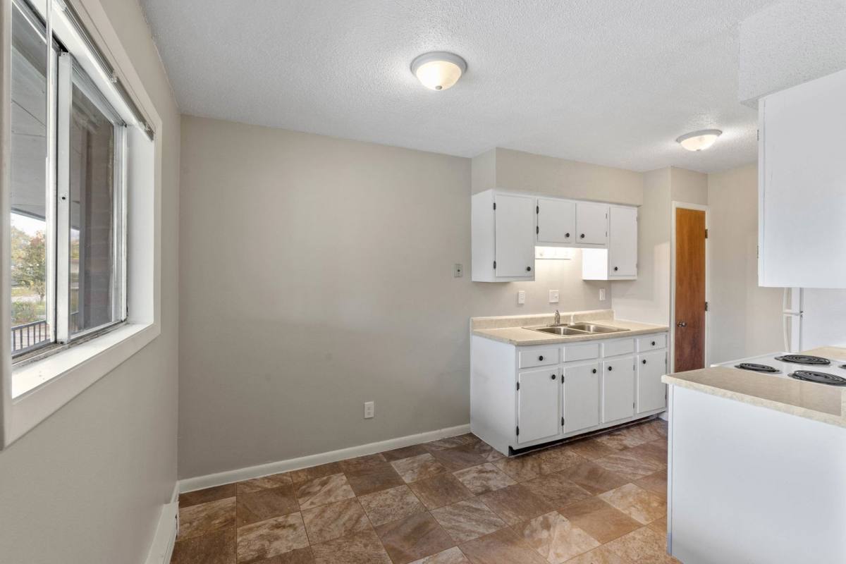 Apartment for rent at 212 Washington St, Keokuk, IA 52632