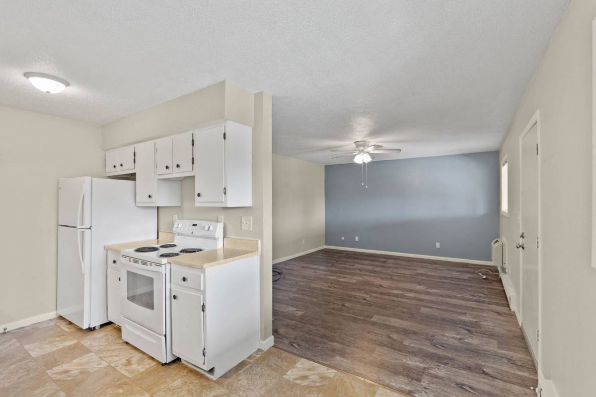 Apartment for rent at 212 Washington St, Keokuk, IA 52632