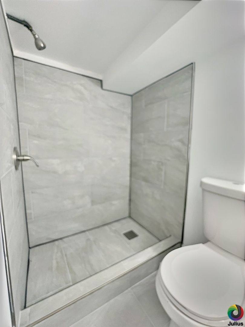 House for rent at 911 N Rose St, Baltimore, MD 21205