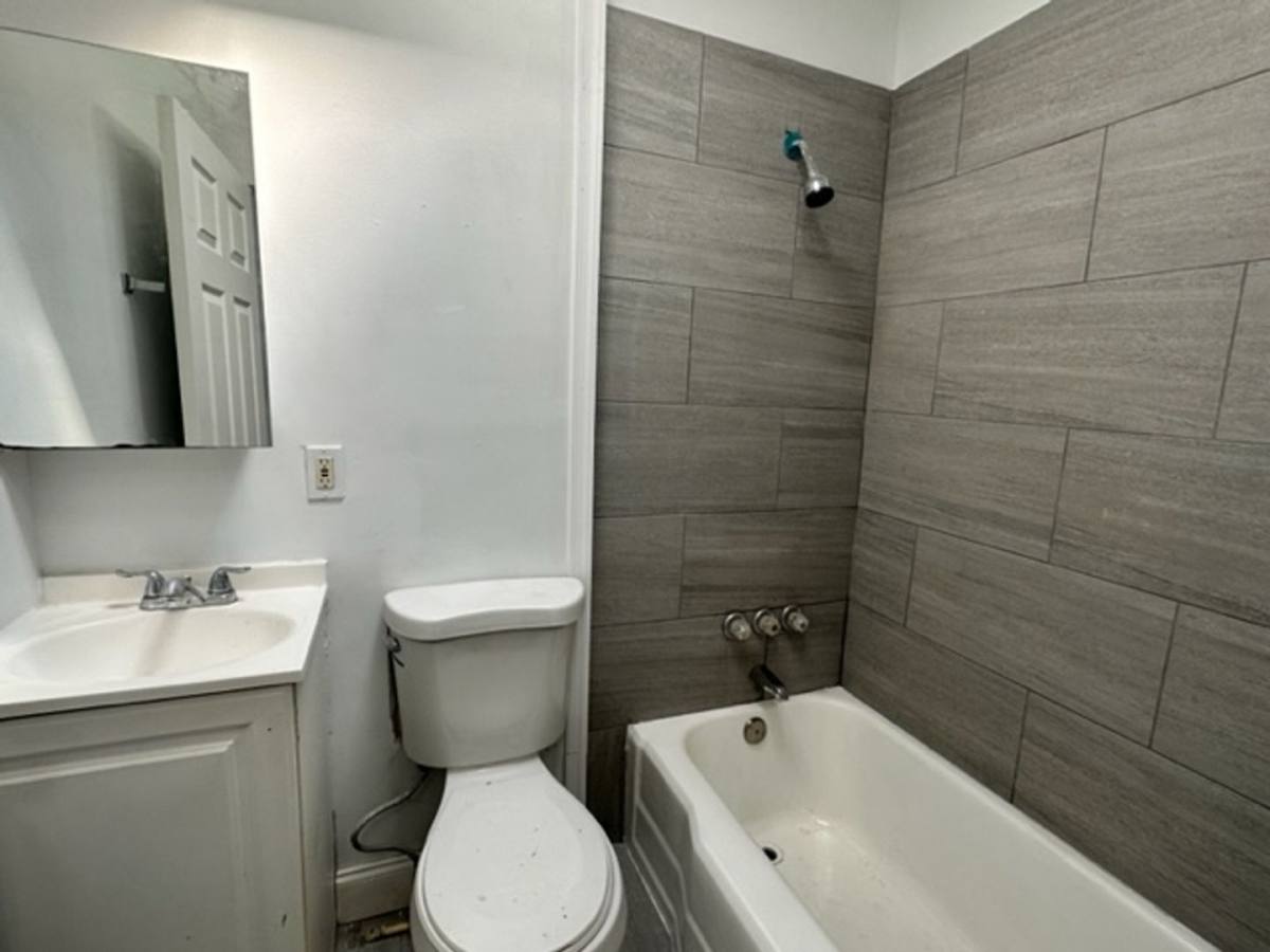 House for rent at 911 N Rose St, Baltimore, MD 21205