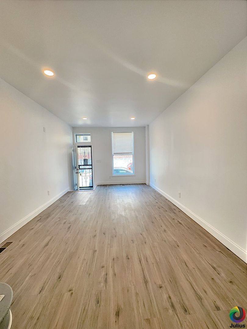 House for rent at 911 N Rose St, Baltimore, MD 21205