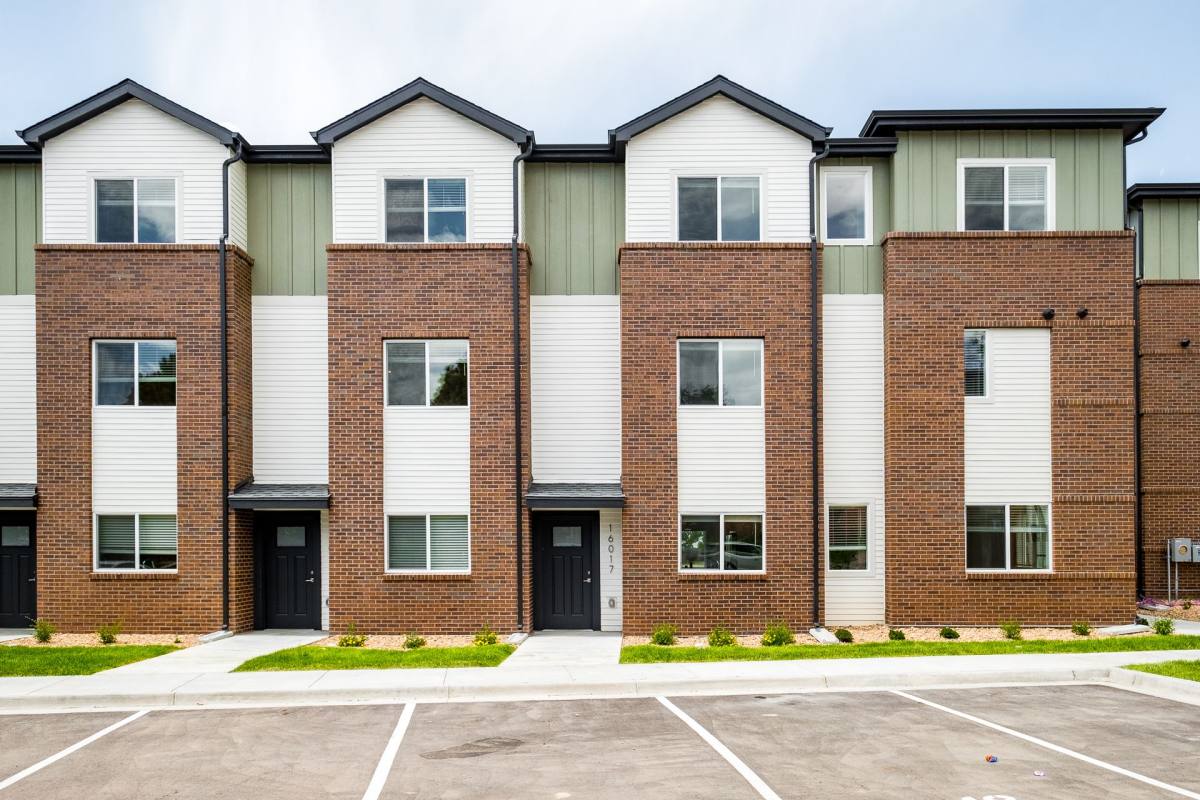 Townhouse for rent at 16001-16065 E 16th Ave, Aurora, CO 80011