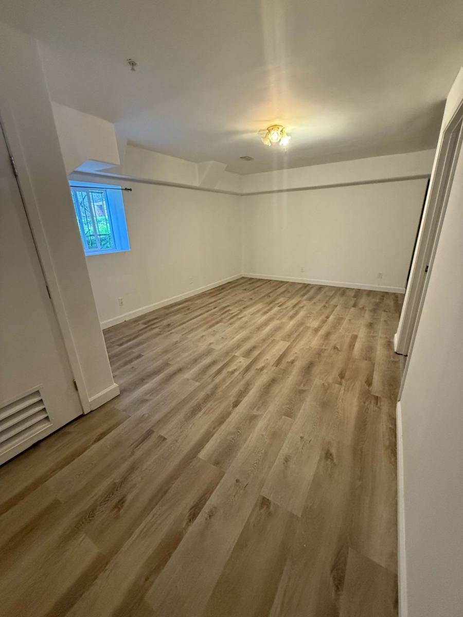Apartment for rent at 8027 Ney Ave, Oakland, CA 94605