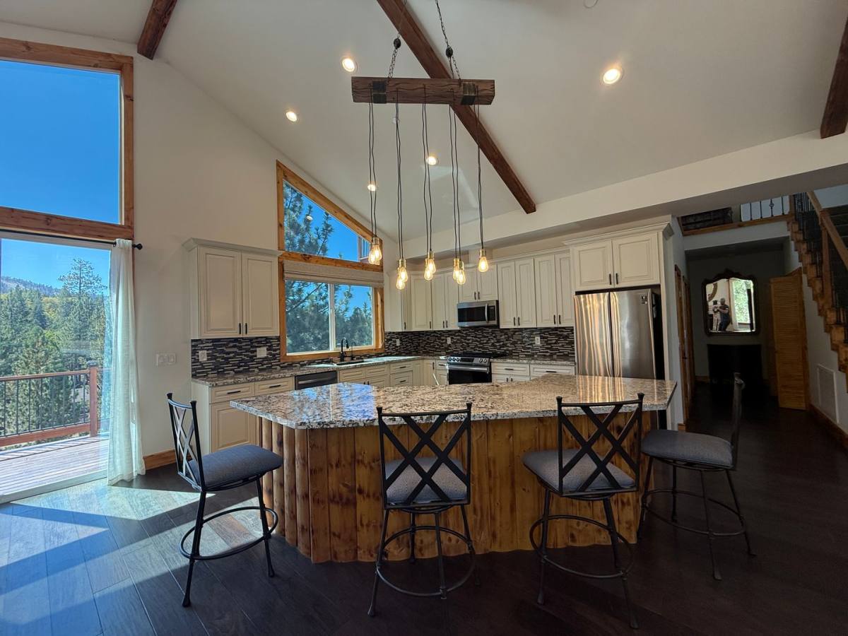 House for rent at 43837 Mendocino Dr, Big Bear Lake, CA 92315