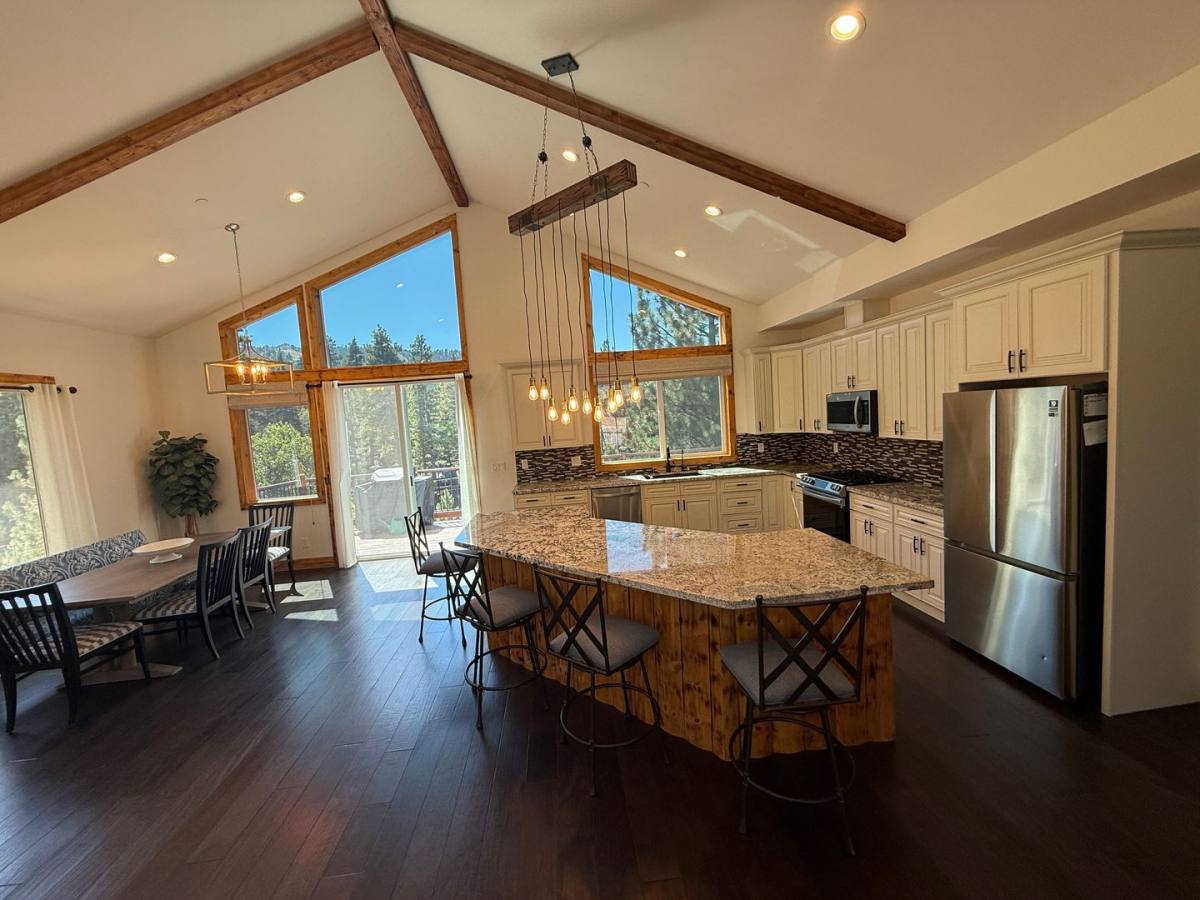 House for rent at 43837 Mendocino Dr, Big Bear Lake, CA 92315