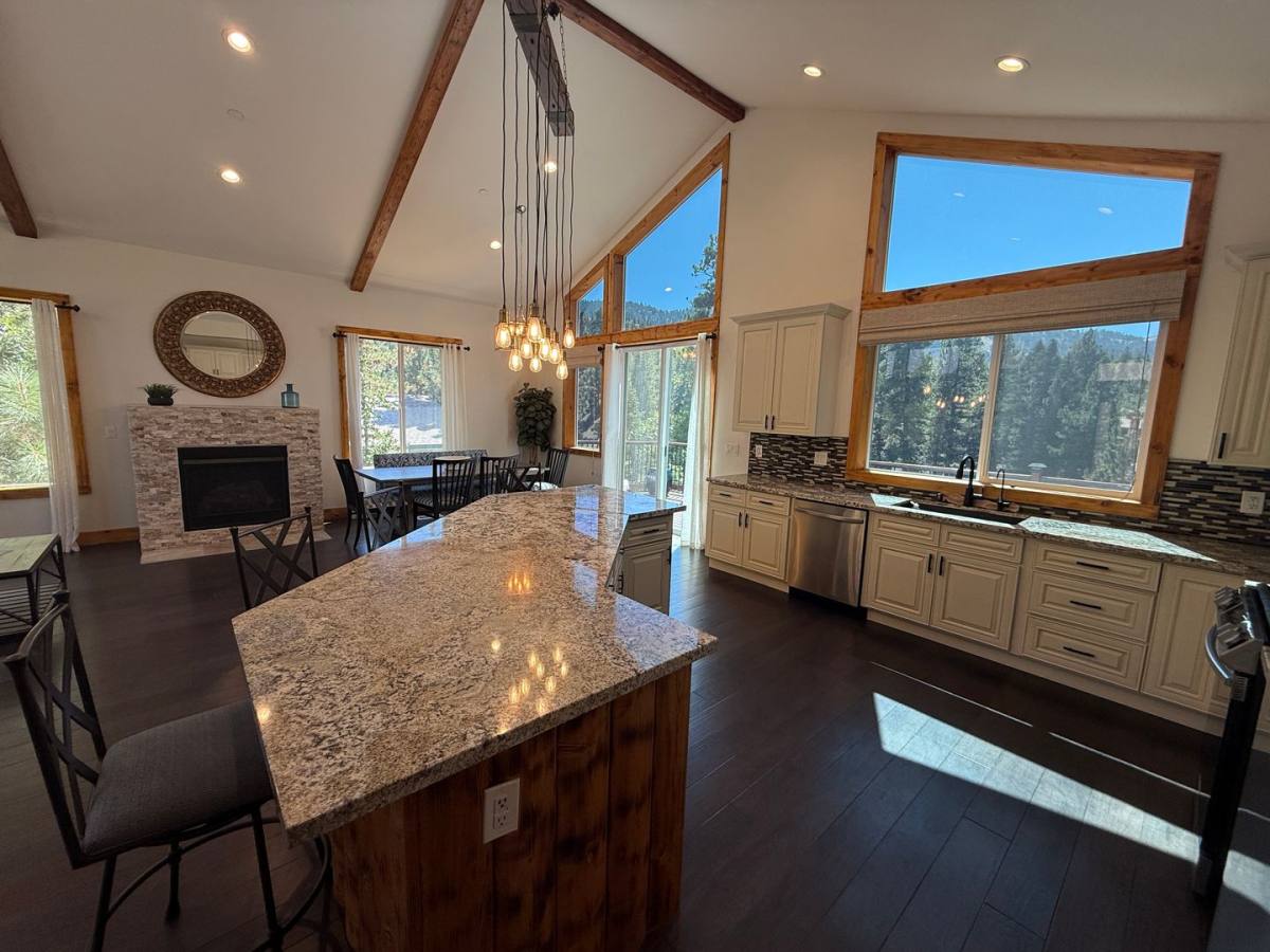 House for rent at 43837 Mendocino Dr, Big Bear Lake, CA 92315