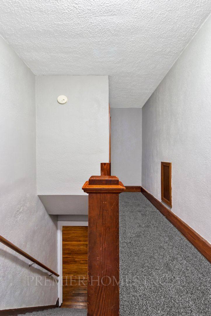 Apartment for rent at 115-123 Louis Ave, Louisville, OH 44641