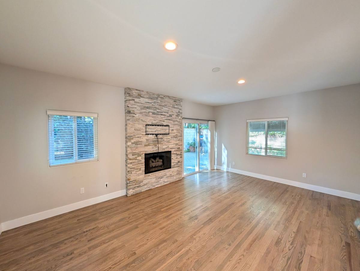 Apartment for rent at 14728 Magnolia Blvd, Sherman Oaks, CA 91403