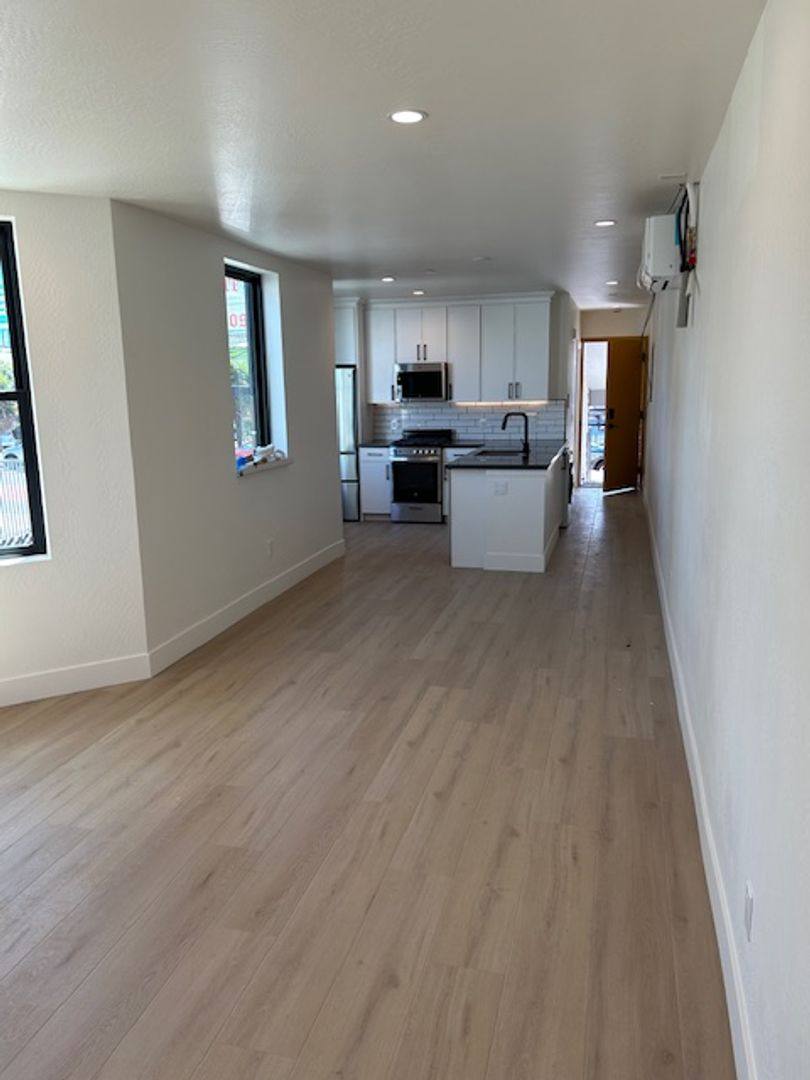 Apartment for rent at 2874 16th St, San Francisco, CA 94103