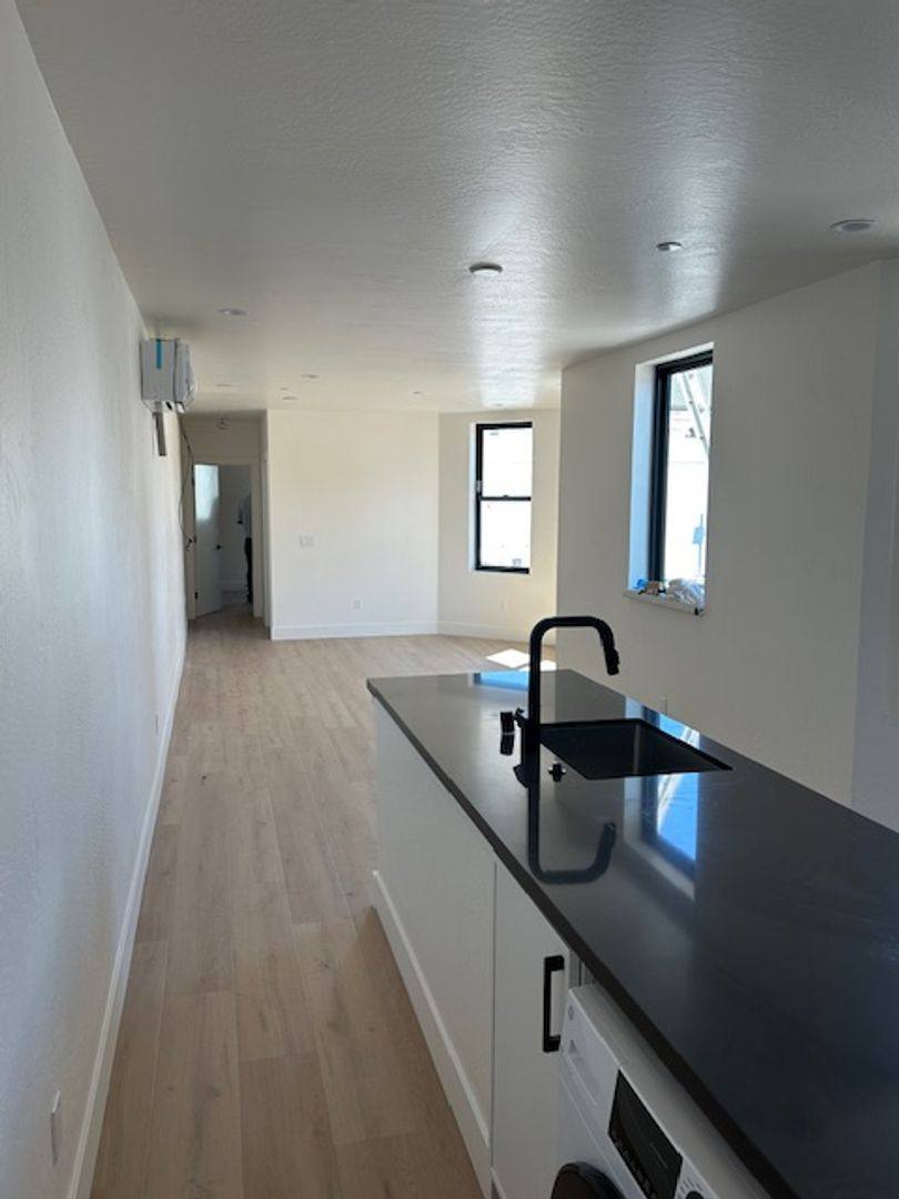 Apartment for rent at 2874 16th St, San Francisco, CA 94103