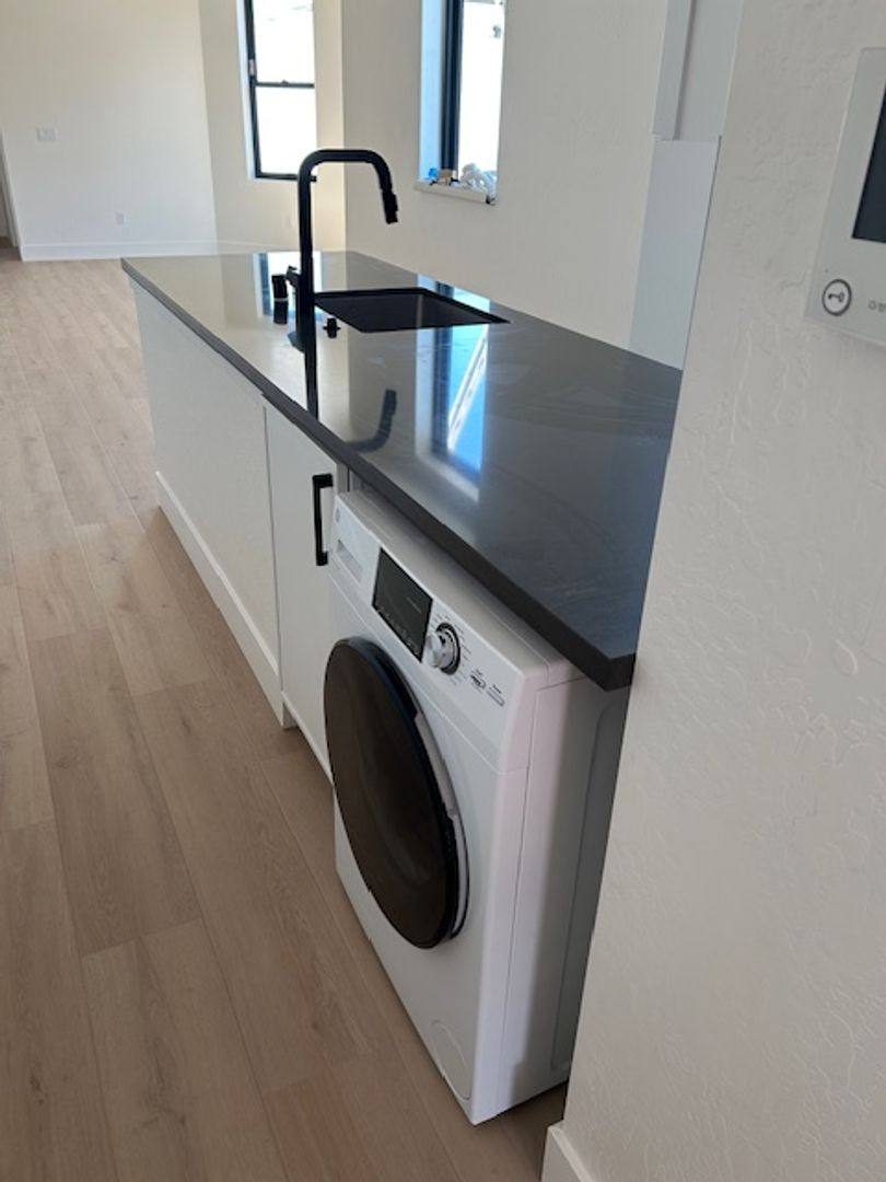 Apartment for rent at 2874 16th St, San Francisco, CA 94103