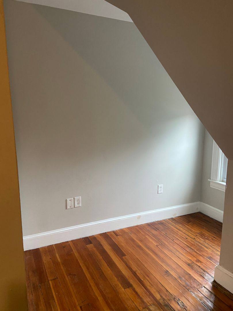 Apartment for rent at 94 Oakland Ave, Providence, RI 02908