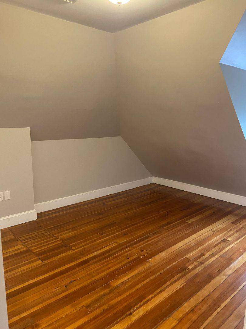 Apartment for rent at 94 Oakland Ave, Providence, RI 02908