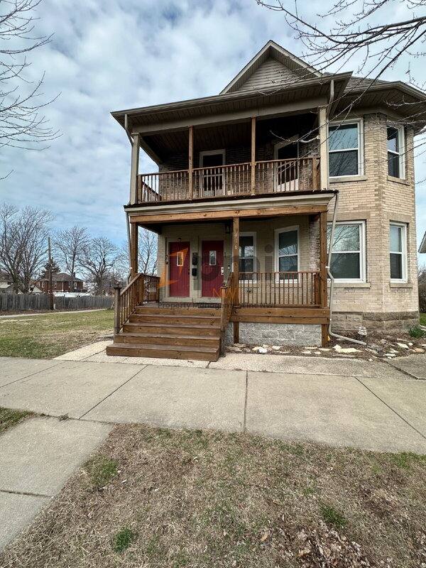 Apartment for rent at 416 E 9th St #2, Michigan City, IN 46360