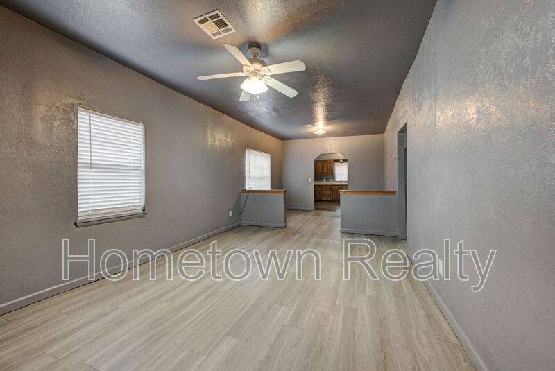 House for rent at 321 SE 25th St, Oklahoma City, OK 73129