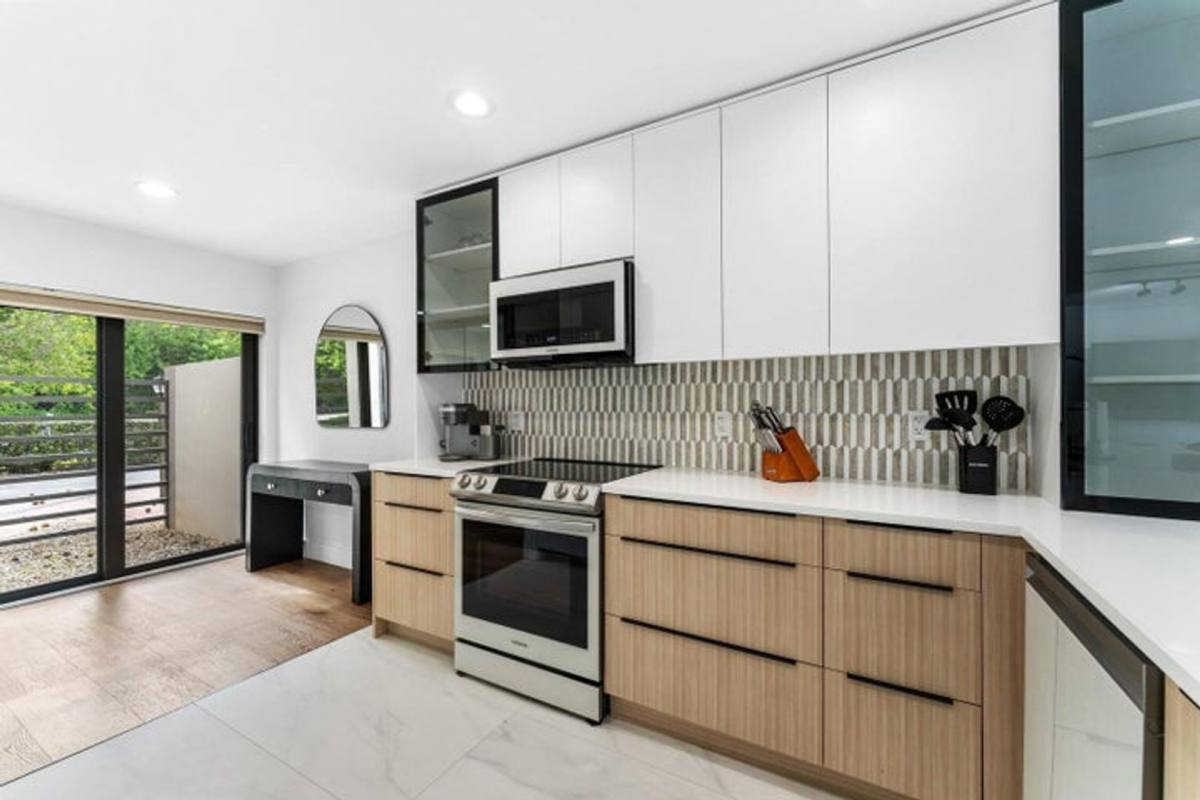 Townhouse for rent at 541 N Ocean Blvd E, Boca Raton, FL 33432