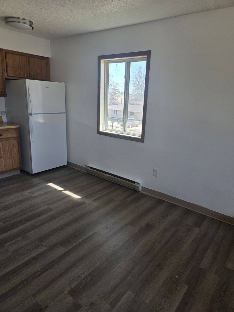Apartment for rent at 1409 12th Ave, Belle Plaine, IA 52208