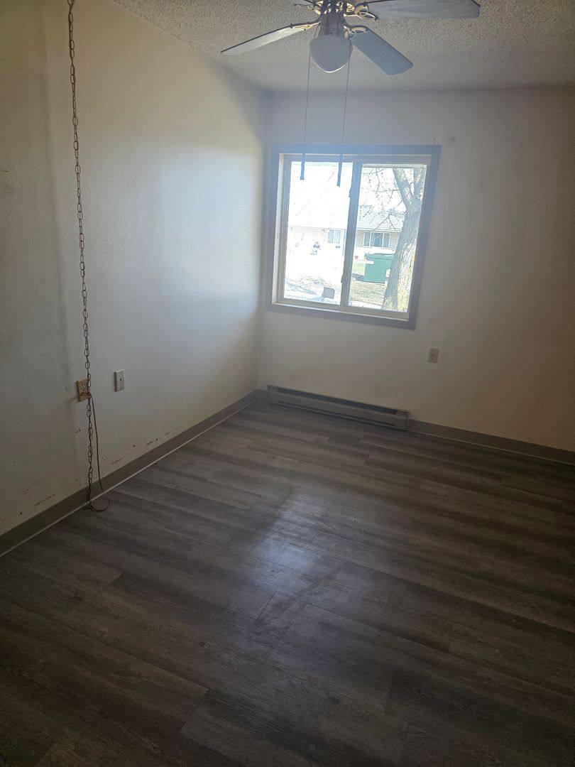 Apartment for rent at 1409 12th Ave, Belle Plaine, IA 52208