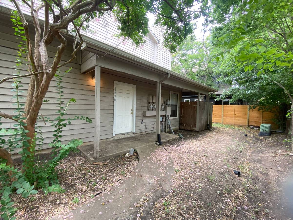 Townhouse for rent at 8704 Schick Rd, Austin, TX 78729