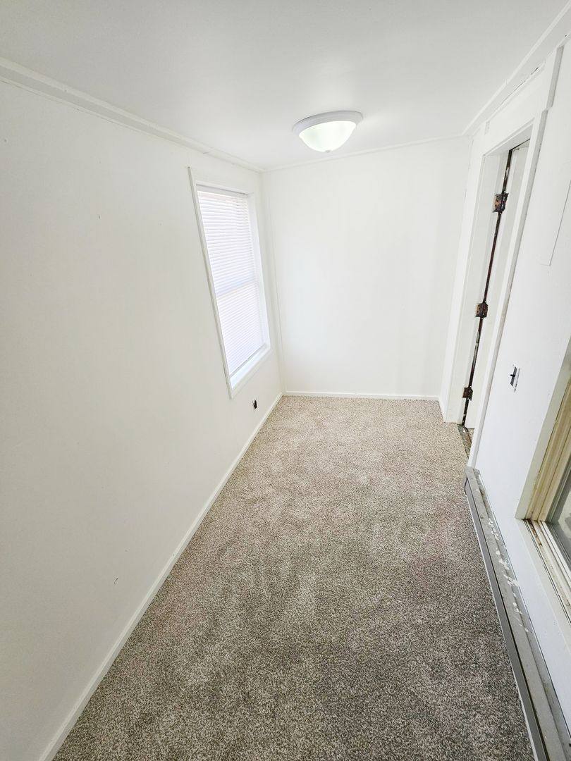 Apartment for rent at 614 Douglas Ave, Des Moines, IA 50313