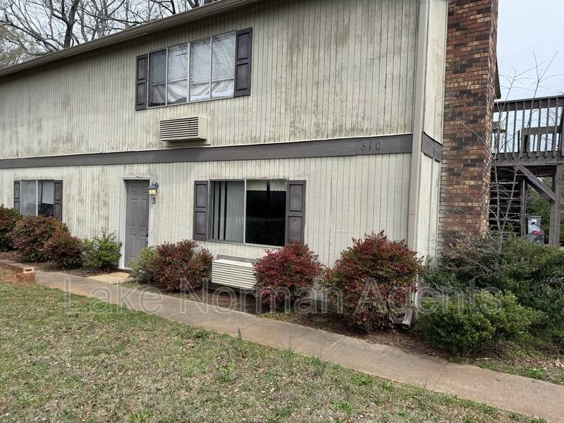 Apartment for rent at 810 10th St Blvd NW #3, Hickory, NC 28601