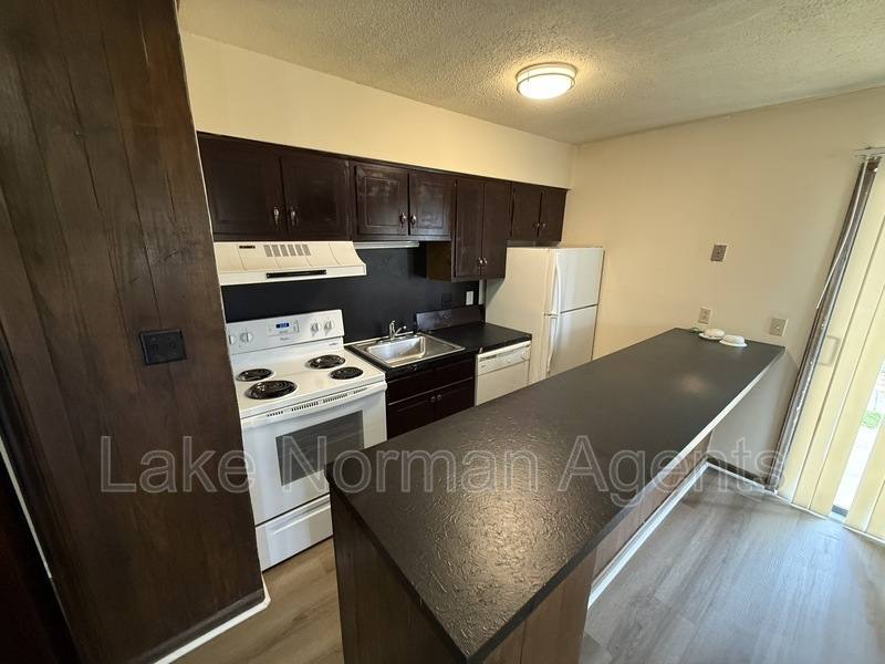 Apartment for rent at 810 10th St Blvd NW #3, Hickory, NC 28601