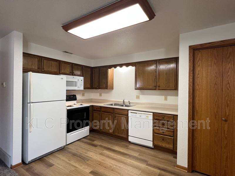 Apartment for rent at 523 S 11th St #1, Adel, IA 50003