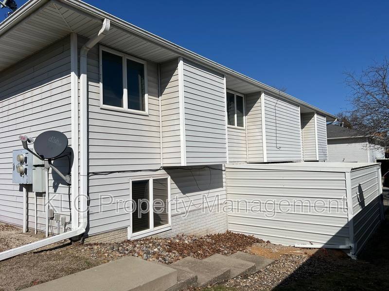 Apartment for rent at 523 S 11th St #1, Adel, IA 50003