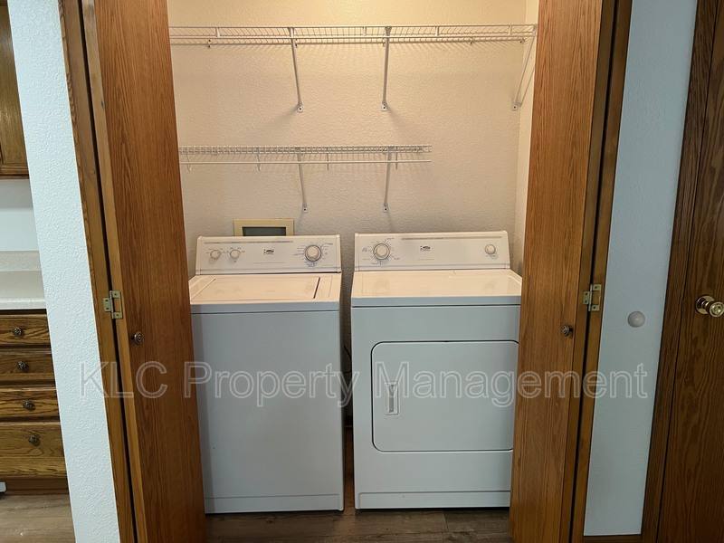 Apartment for rent at 523 S 11th St #1, Adel, IA 50003