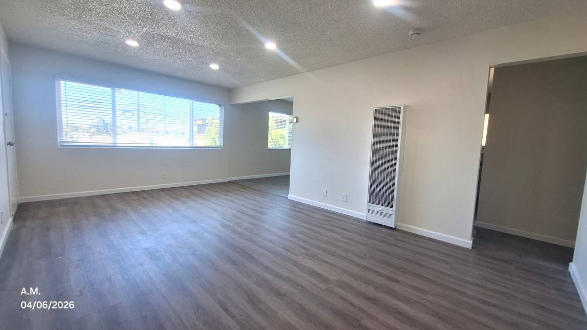 Apartment for rent at 13322 Cordary Ave, Hawthorne, CA 90250