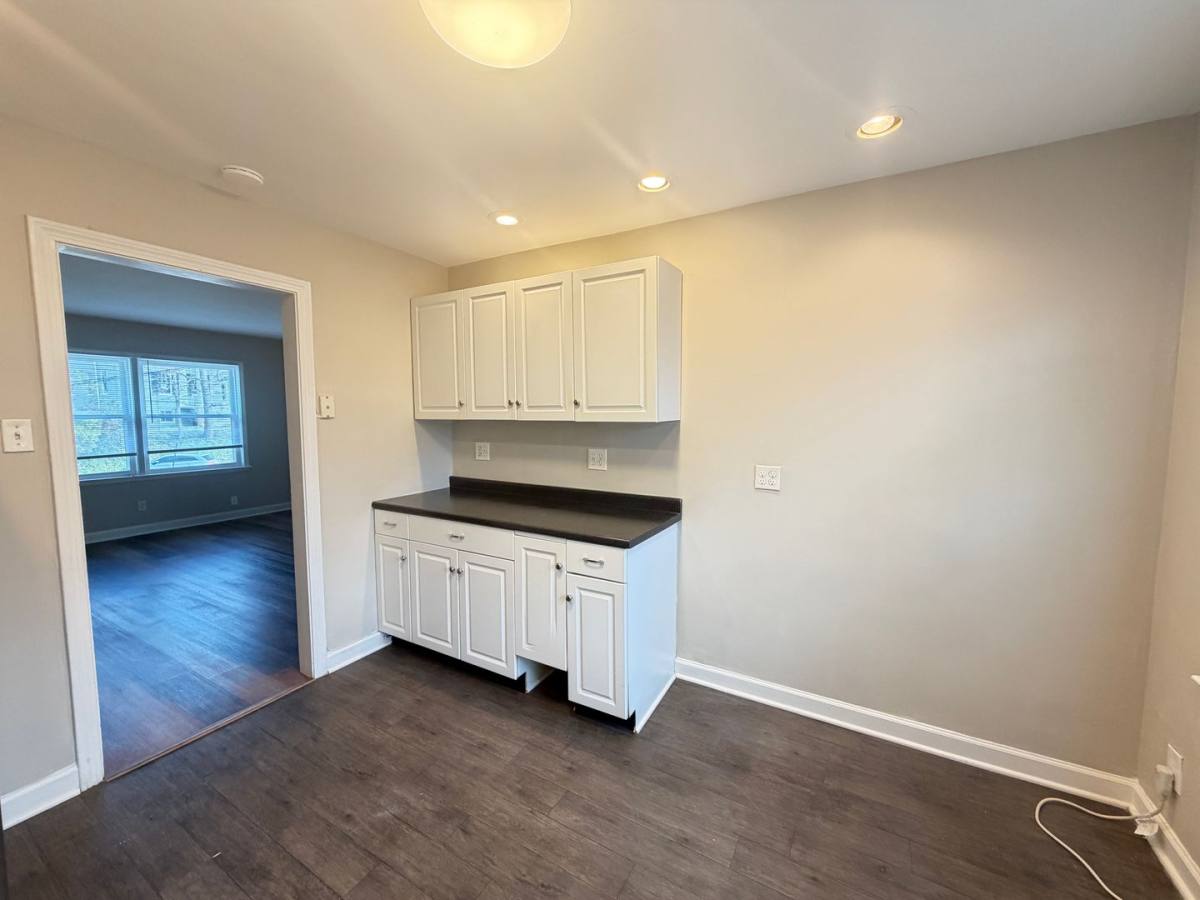 Apartment for rent at 2912 Moran Place, Louisville, KY 40206