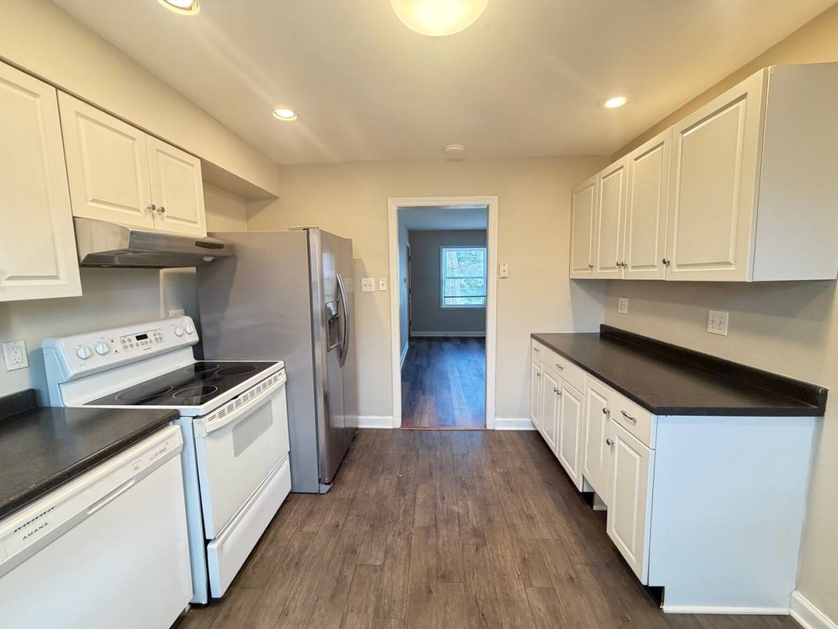 Apartment for rent at 2912 Moran Place, Louisville, KY 40206