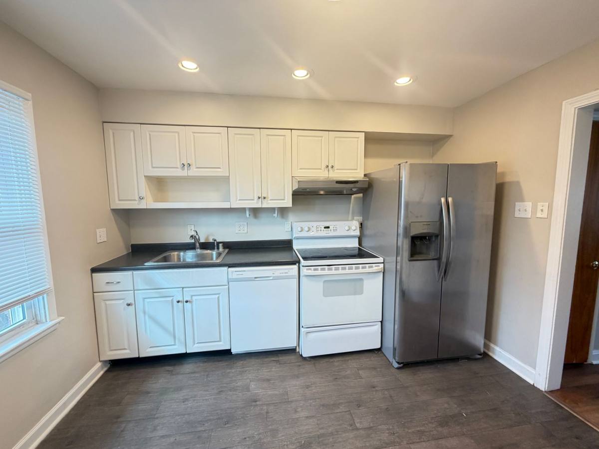 Apartment for rent at 2912 Moran Place, Louisville, KY 40206