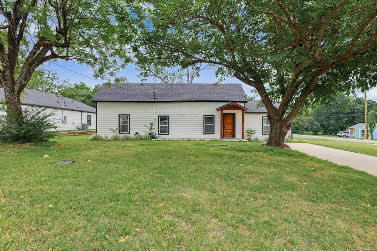 House for rent at 1320 S 7th Ave, Denison, TX 75021