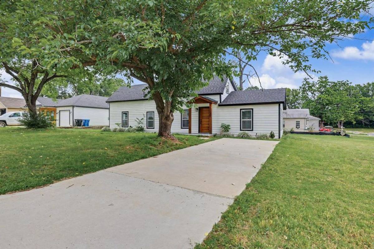 House for rent at 1320 S 7th Ave, Denison, TX 75021