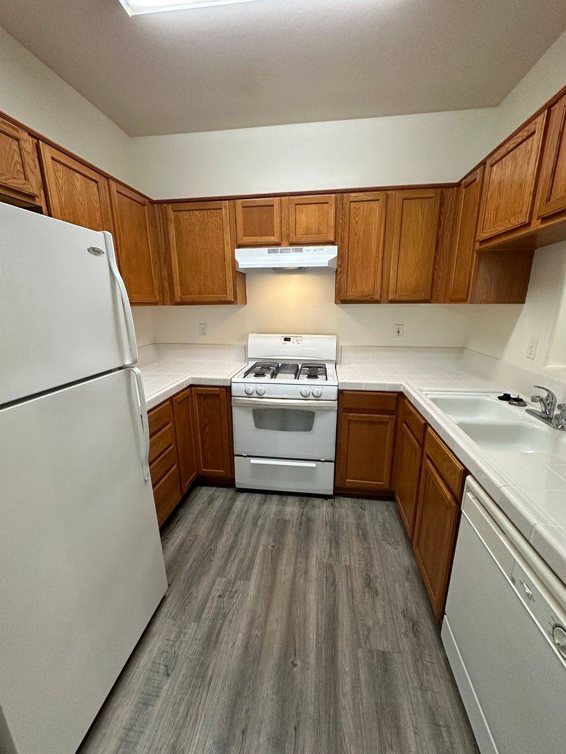Apartment for rent at 516 Yellow Meadow Court, Bakersfield, CA 93308