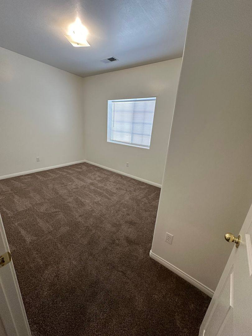 Apartment for rent at 516 Yellow Meadow Court, Bakersfield, CA 93308