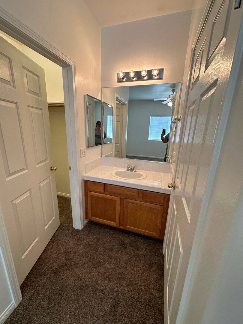 Apartment for rent at 516 Yellow Meadow Court, Bakersfield, CA 93308